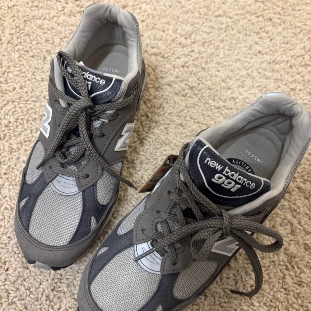 New Balance 991 Gray and White Sneakers
